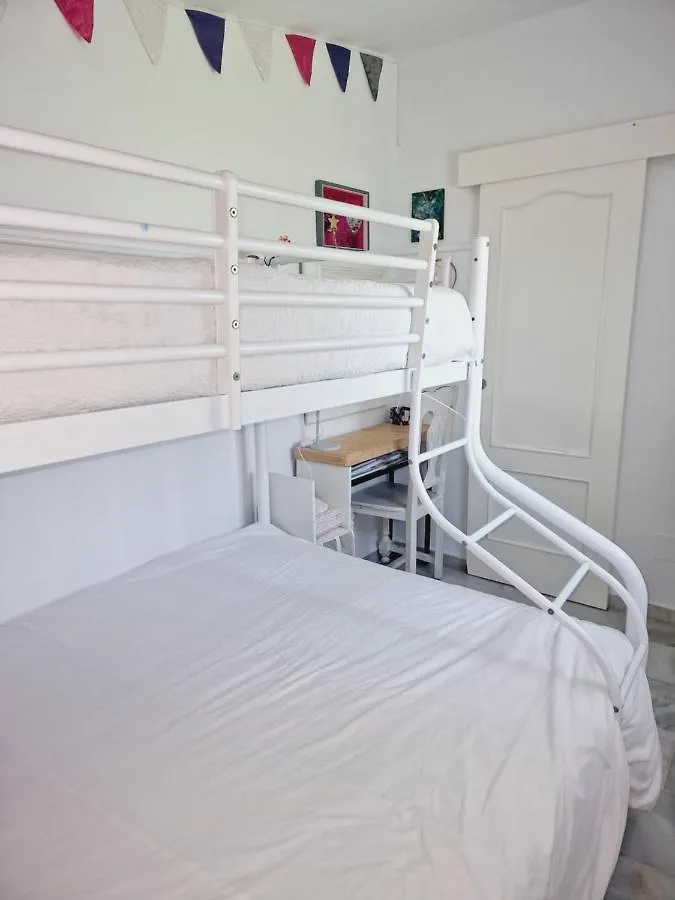 Habitacion Triple Moraleja Estepona Costa Del Sol Homestay