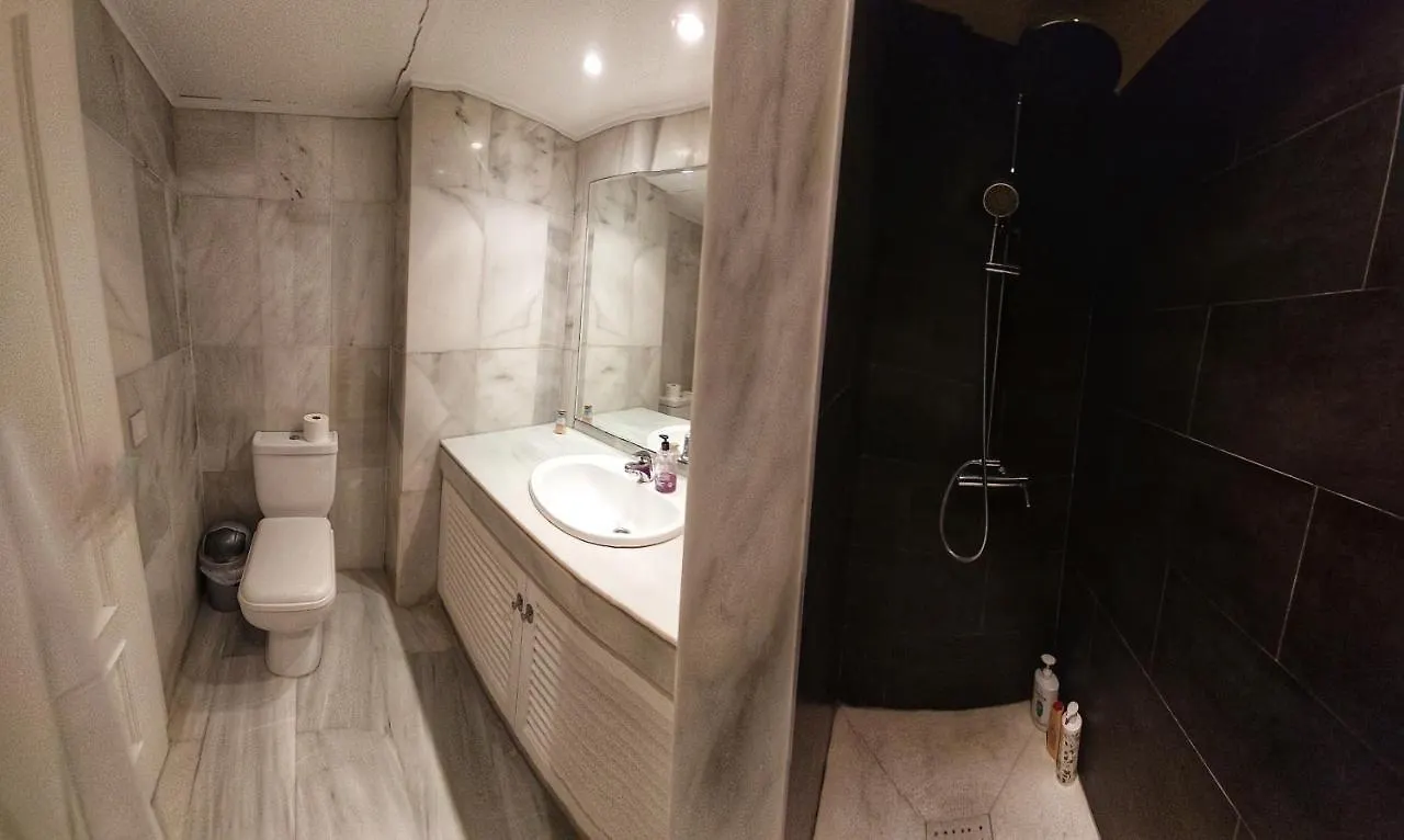 Habitacion Triple Moraleja Estepona Costa Del Sol Homestay